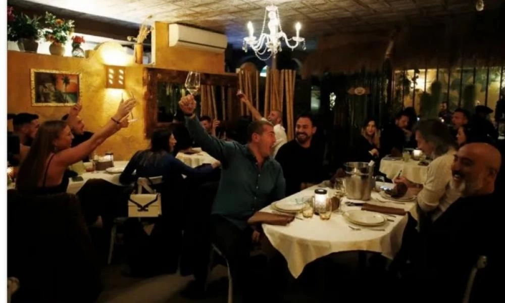 Ιταλία: Εστιατόρια και μπαρ άνοιξαν σε ένδειξη διαμαρτυρίας